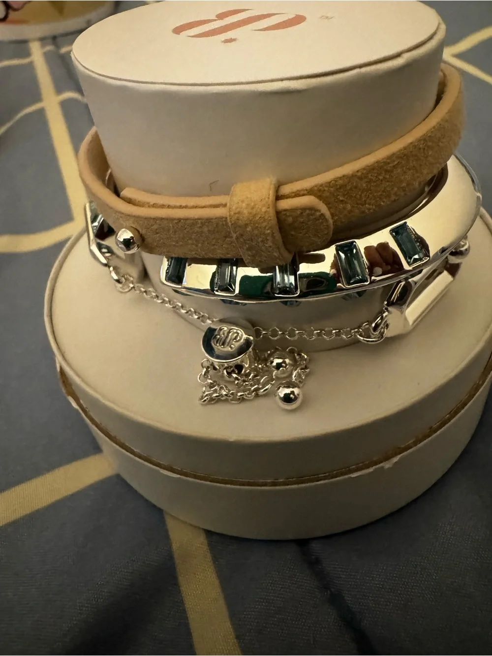 N/A stylish stacked